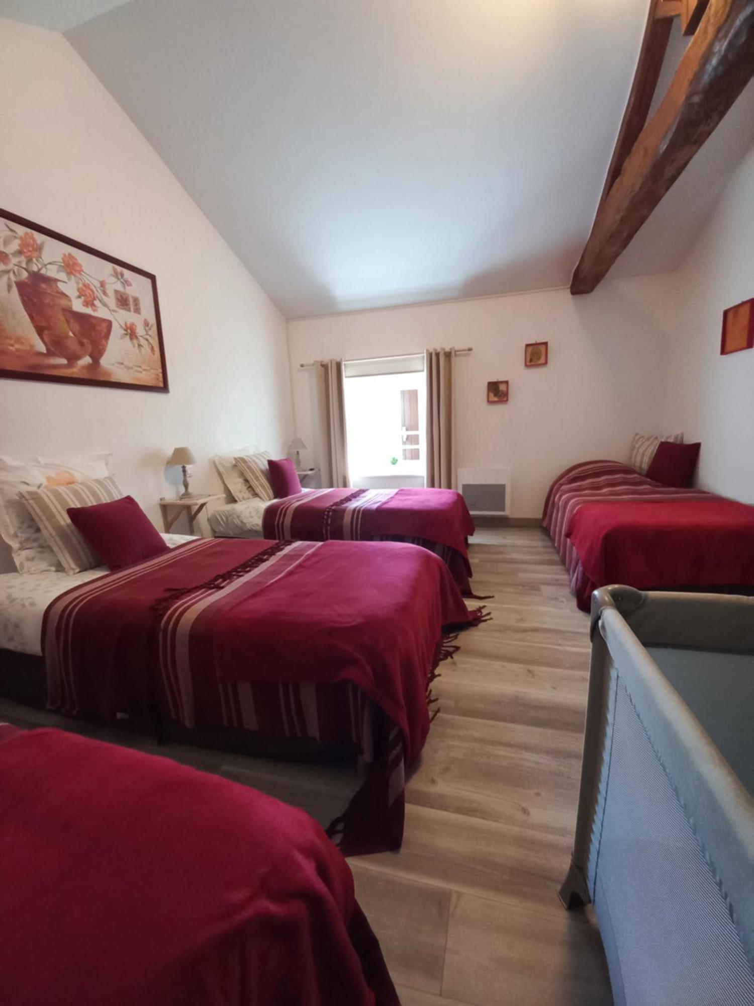 Domaine De Fontsauzine - Gites Et Chambre D'Hotes Genouille  Kültér fotó