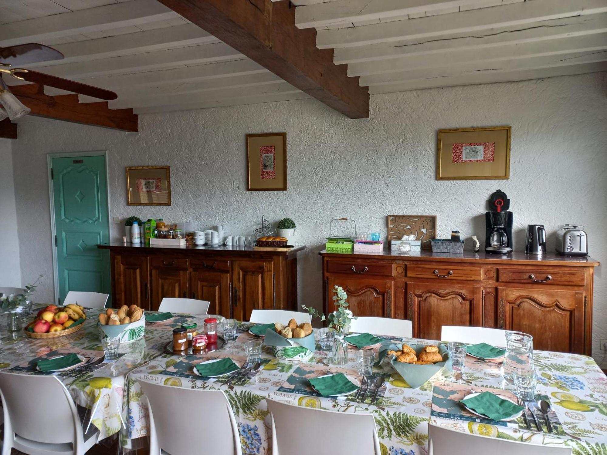 Domaine De Fontsauzine - Gites Et Chambre D'Hotes Genouille  Kültér fotó