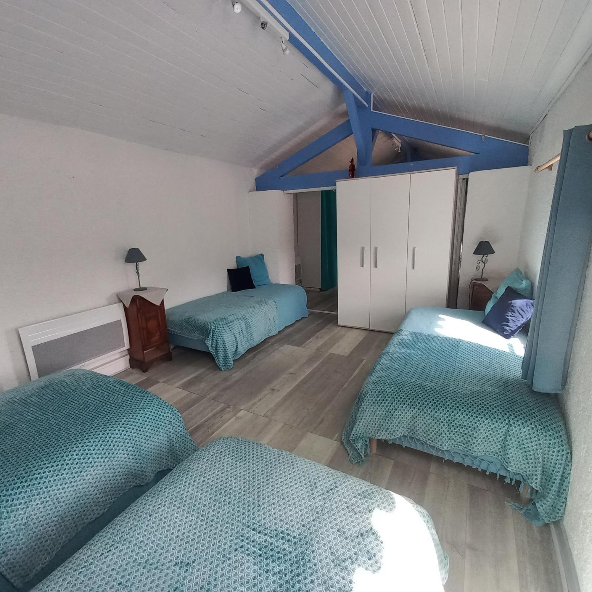 Domaine De Fontsauzine - Gites Et Chambre D'Hotes Genouille  Kültér fotó